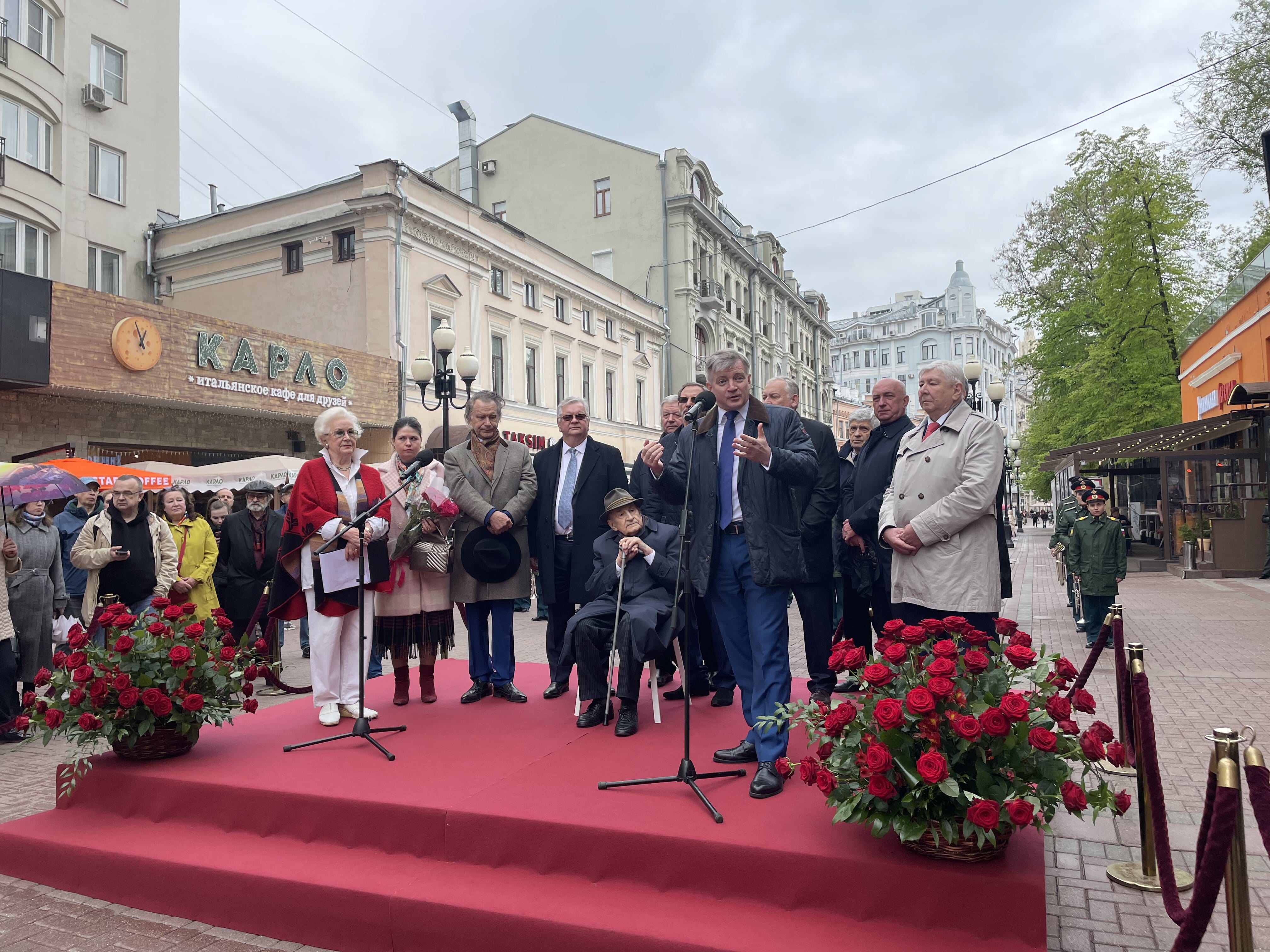 3 мая 2023 года на улице Арбат, у дома 17, состоялась торжественная церемония открытия выставки Народного художника СССР, академика РАХ  А.М. Шилова «Они сражались за Родину!»