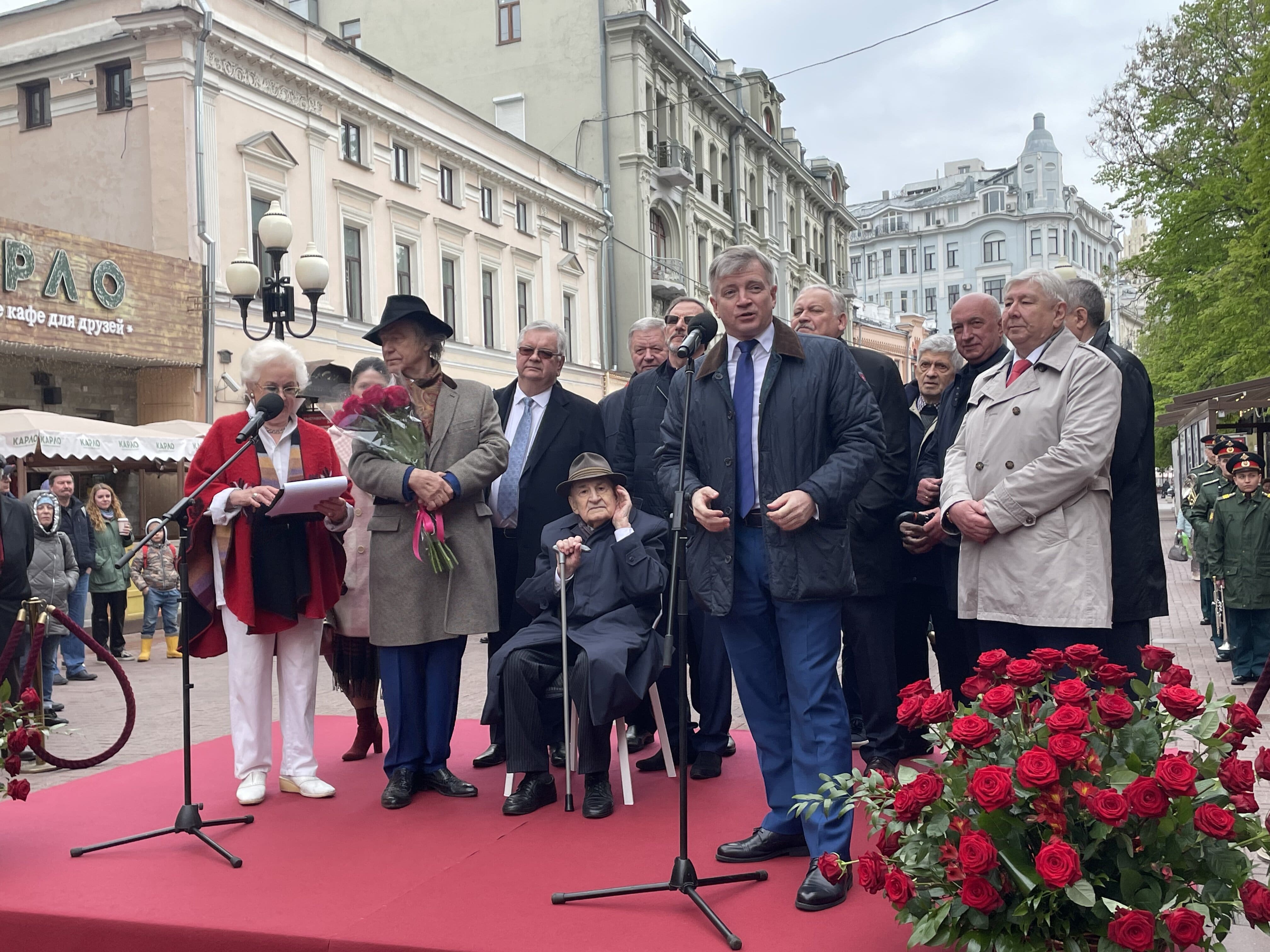 3 мая 2023 года на улице Арбат, у дома 17, состоялась торжественная церемония открытия выставки Народного художника СССР, академика РАХ  А.М. Шилова «Они сражались за Родину!»