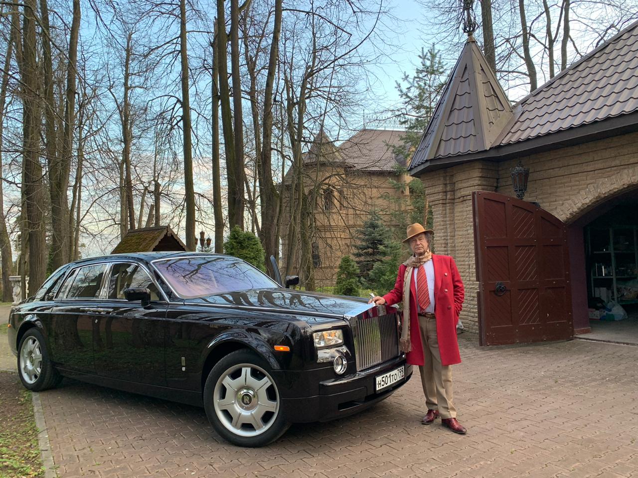 Народный художник СССР, академик РАХ А.М. Шилов приехал на дачу на своём Rolls-Royce